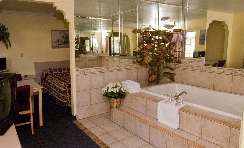 Regency & Motel Downey