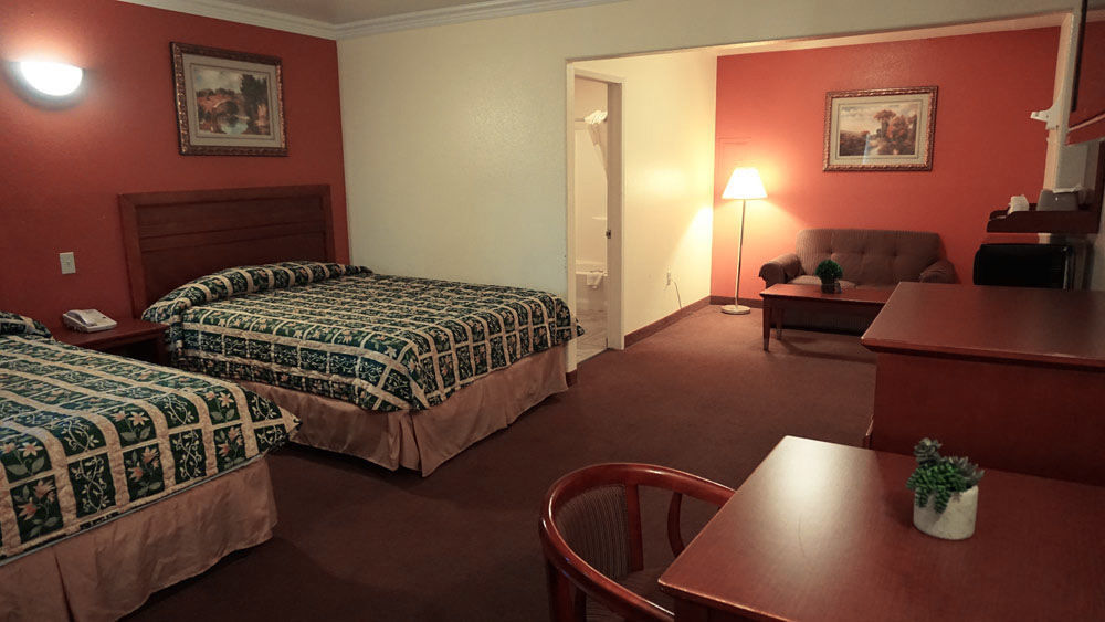 Regency & Motel 2*