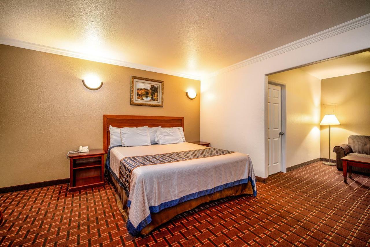 Regency & Motel Downey