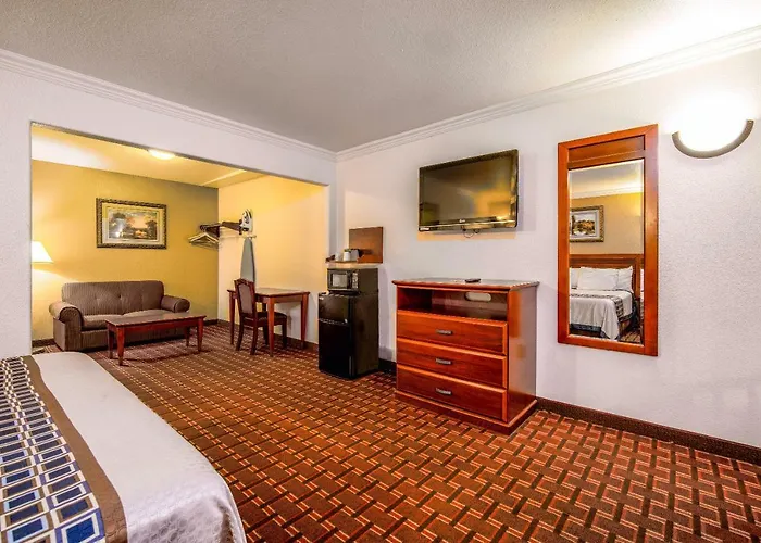 Regency Inn & Suites Downey